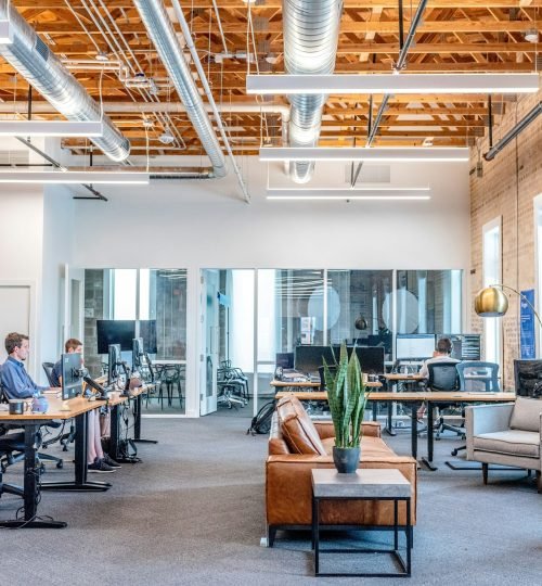 photo 1556761175 4b46a572b786